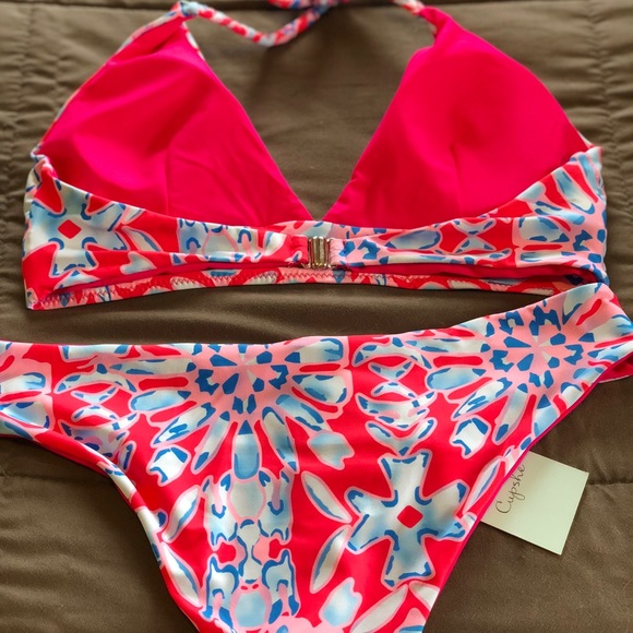 NWT vibrant pink floral bikini! - Picture 2 of 5